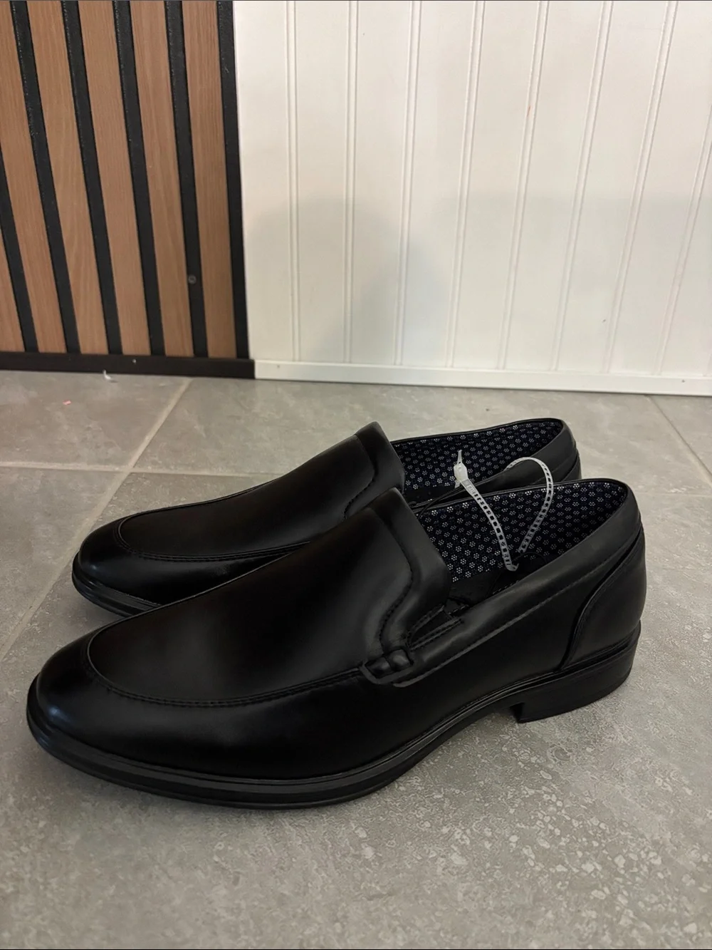 Perry Ellis Black Slip-On Leather Loafers